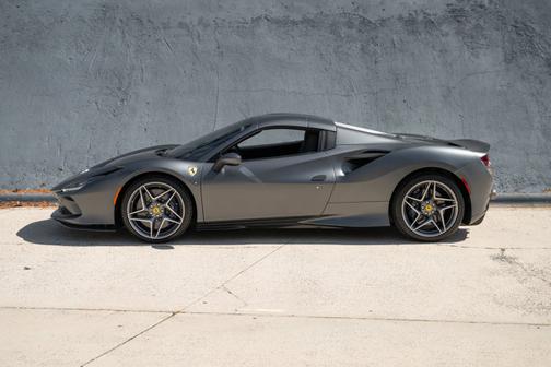 2023 Ferrari F8 Spider 2DR CNV