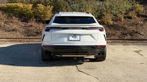 2022 Lamborghini Urus 