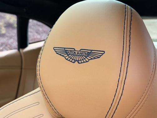 2021 Aston Martin DBX 