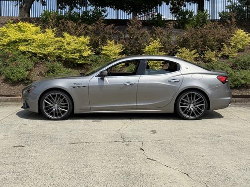 2022 Maserati Ghibli Modena