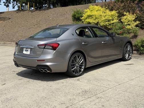 2022 Maserati Ghibli Modena