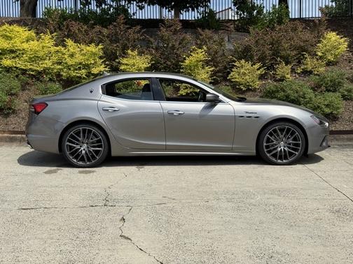2022 Maserati Ghibli Modena