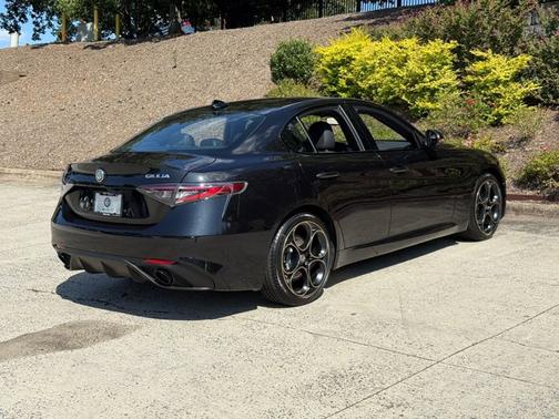 2025 Alfa Romeo Giulia Intensa