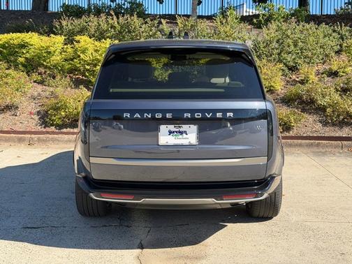 2025 Land Rover Range Rover SE
