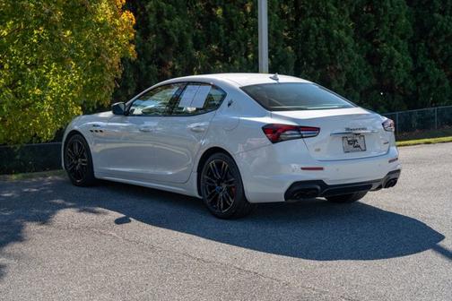 2022 Maserati Ghibli Modena Q4
