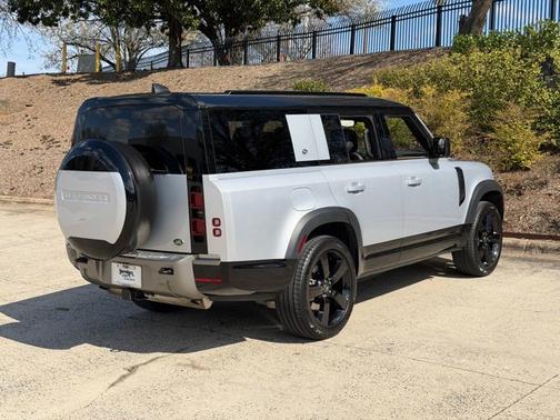 2023 Land Rover Defender X-Dynamic SE