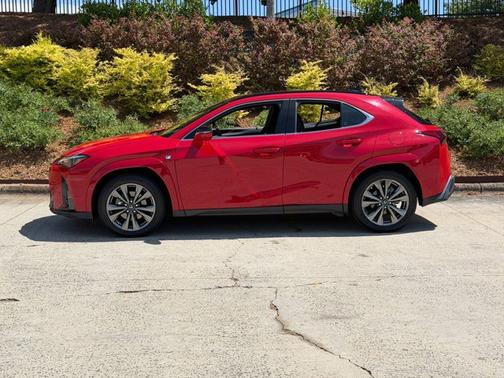 Red Line 2023 Lexus UX 250h F SPORT Handling