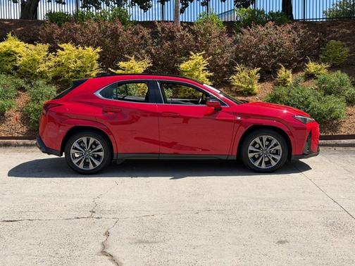 Red Line 2023 Lexus UX 250h F SPORT Handling