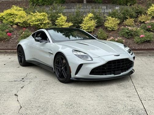 2025 Aston Martin Vantage 