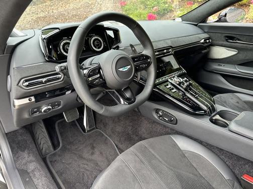 2025 Aston Martin Vantage COUPE