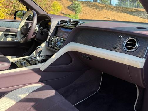 2023 Bentley Bentayga Azure
