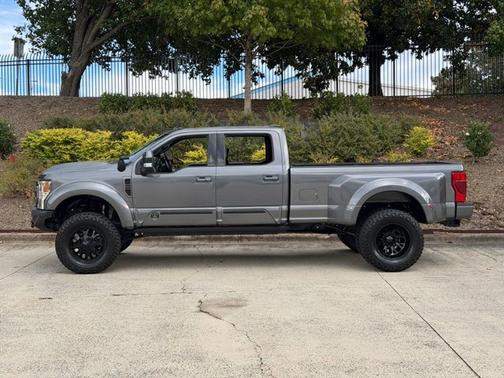 2022 Ford F-350 Platinum