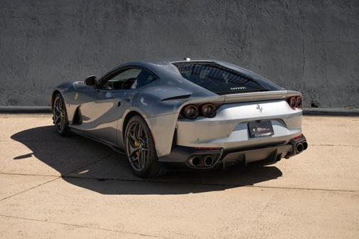 2019 Ferrari 812 Superfast Base