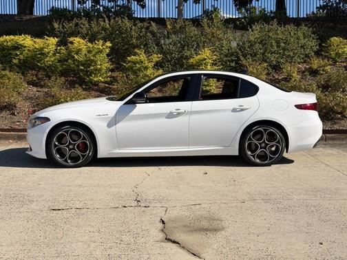 2023 Alfa Romeo Giulia Veloce