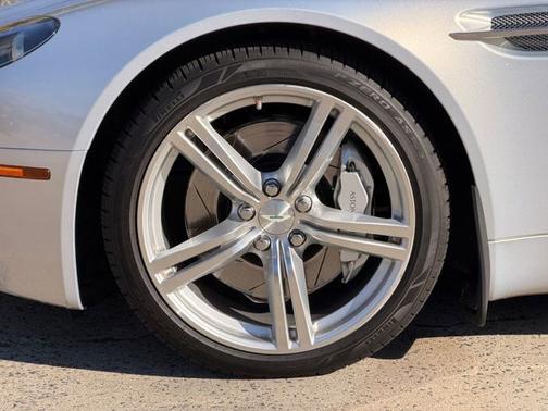 2009 Aston Martin V8 Vantage Base