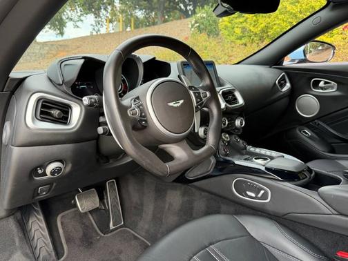 2019 Aston Martin Vantage Base
