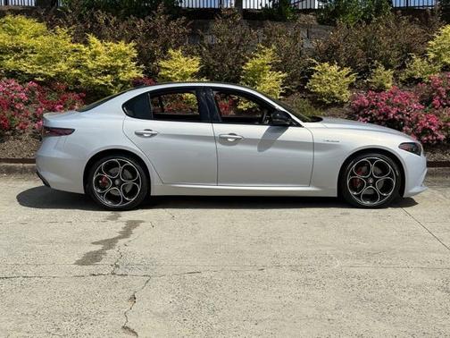 2025 Alfa Romeo Giulia Veloce