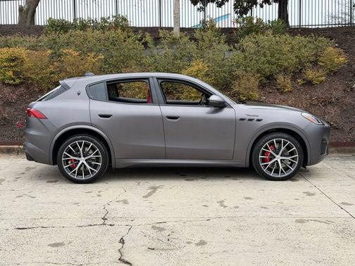 2026 Maserati Grecale Modena