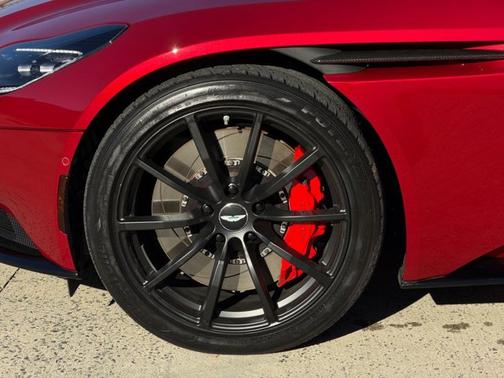 2020 Aston Martin DB11 AMR