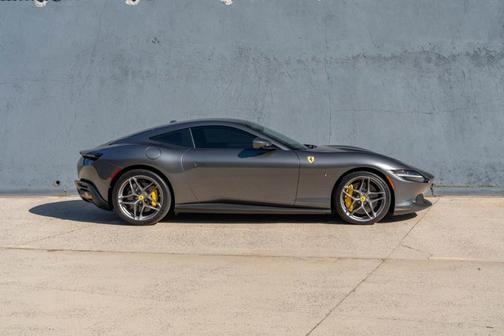 Grigio Silverstone 2022 Ferrari Roma Base