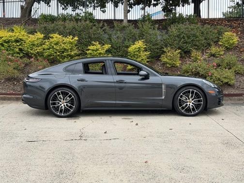 2023 Porsche Panamera Platinum Edition