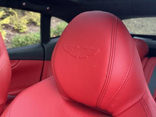 2021 Aston Martin DBX 4DR AWD