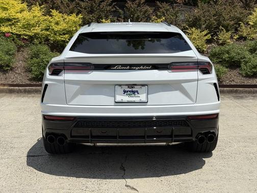 2022 Lamborghini Urus