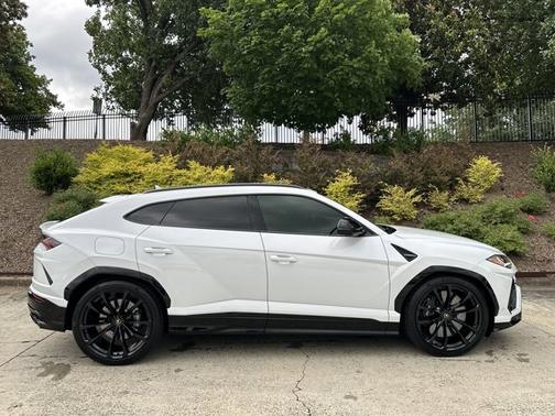 2022 Lamborghini Urus