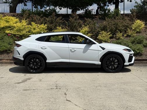 2022 Lamborghini Urus