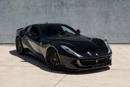 Nero 2018 Ferrari 812 Superfast Base