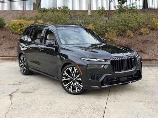2025 BMW X7 M60i