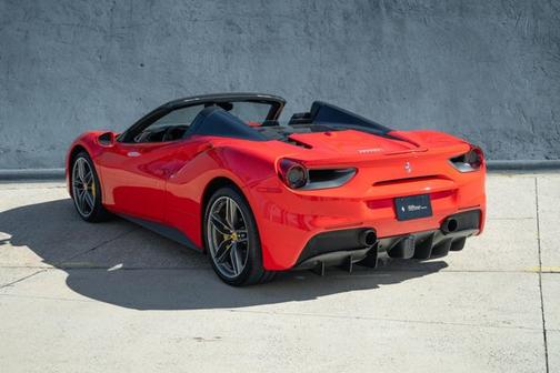 2019 Ferrari 488 Spider Base