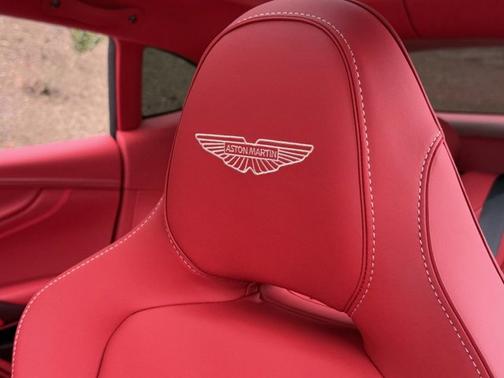 2025 Aston Martin DBX 707