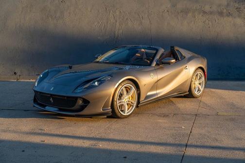 2022 Ferrari 812 GTS 