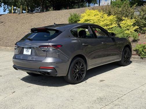 2022 Maserati Levante Modena