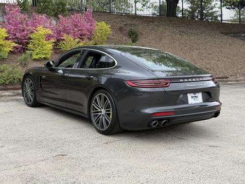 2018 Porsche Panamera Turbo S E-Hybrid