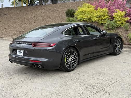2018 Porsche Panamera Turbo S E-Hybrid