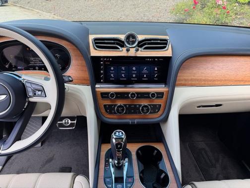 2023 Bentley Bentayga Azure