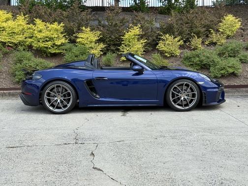 2022 Porsche 718 Spyder 2DR SPYDER
