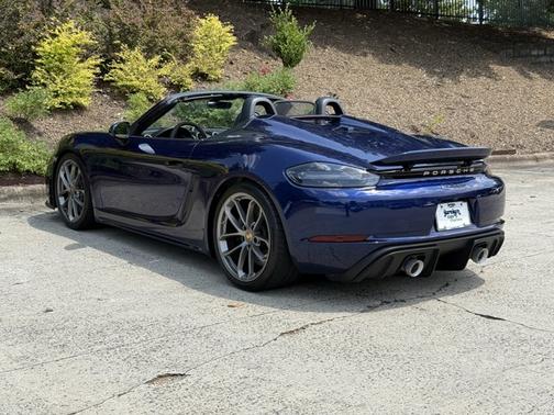 2022 Porsche 718 Spyder 2DR SPYDER