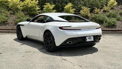 2017 Aston Martin DB11 2DR CPE
