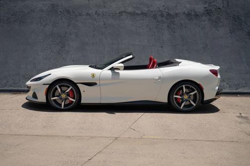 Bianco Avus 2023 Ferrari Portofino M Base