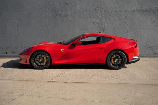 Rosso Corsa 2020 Ferrari 812 Superfast Base