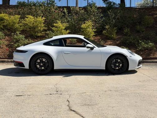 2020 Porsche 911 Carrera