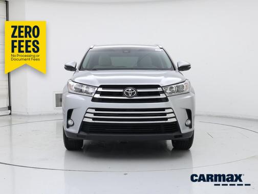 Silver 2017 Toyota Highlander Limited Platinum