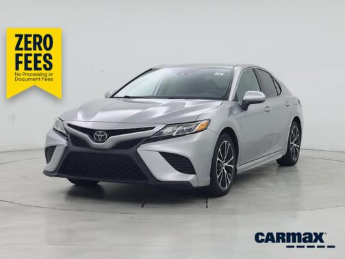 Silver 2019 Toyota Camry SE
