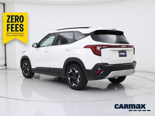 White 2025 Kia Seltos S