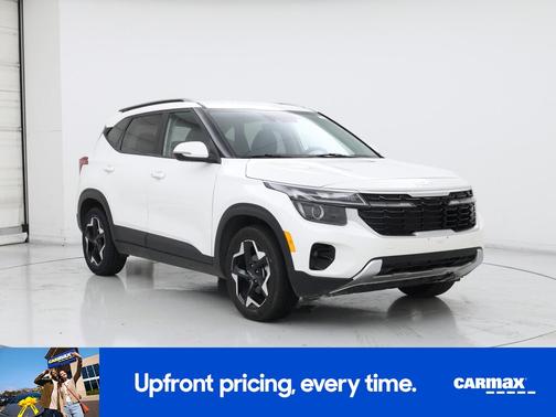 White 2025 Kia Seltos S