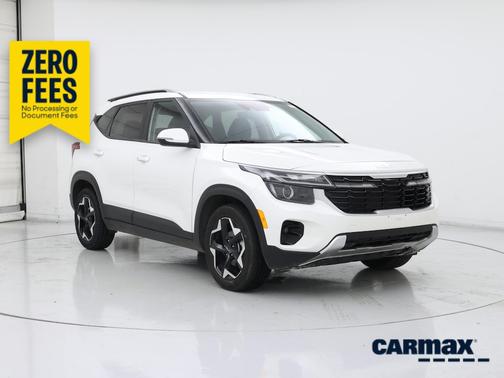 White 2025 Kia Seltos S