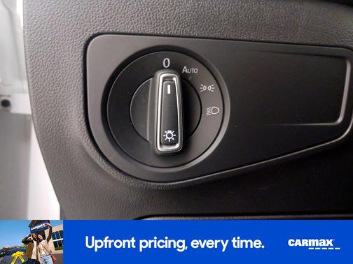 White 2023 Volkswagen Tiguan SE